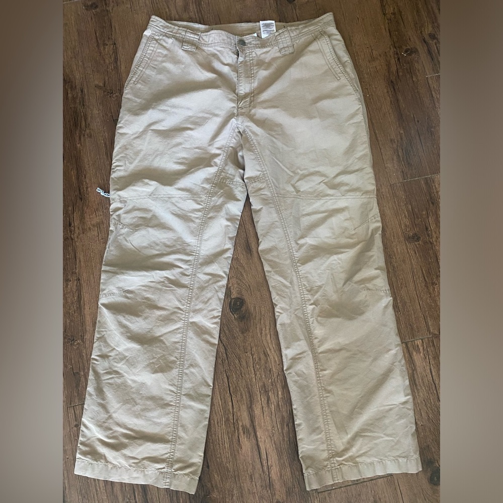 Columbia Tan Cargo Pants for Versatile Adventures